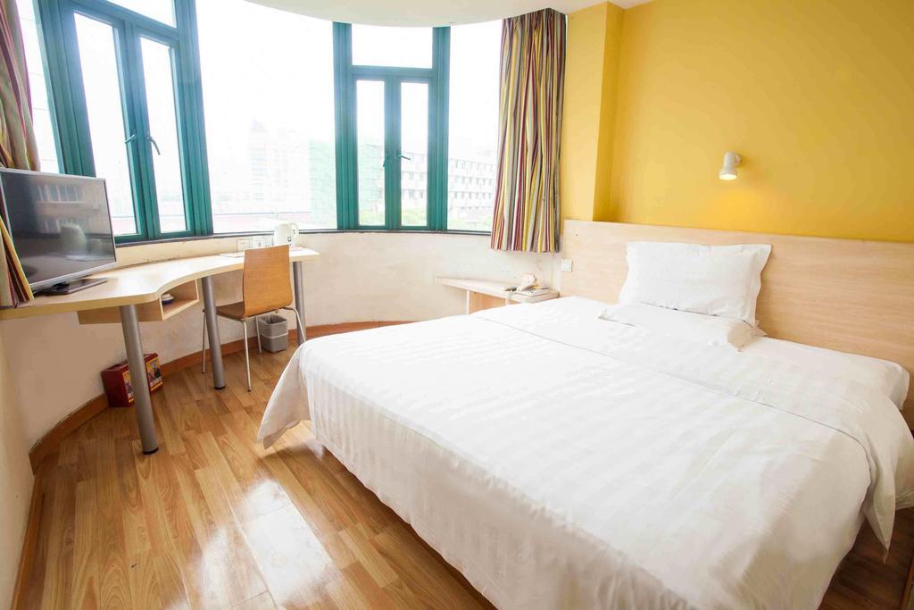7Days Inn Xiamen Lotus Square Branch Jiangtouzhen Quarto foto